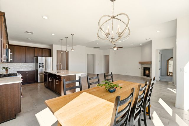 142 Mirador Boulevard, White Rock, NM 87547