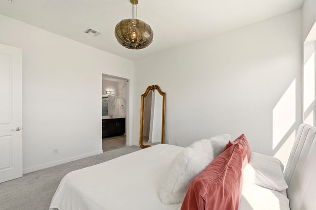 142 Mirador Boulevard, White Rock, NM 87547