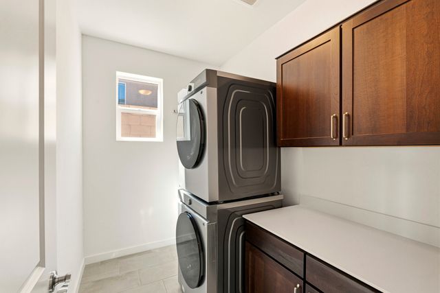 142 Mirador Boulevard, White Rock, NM 87547