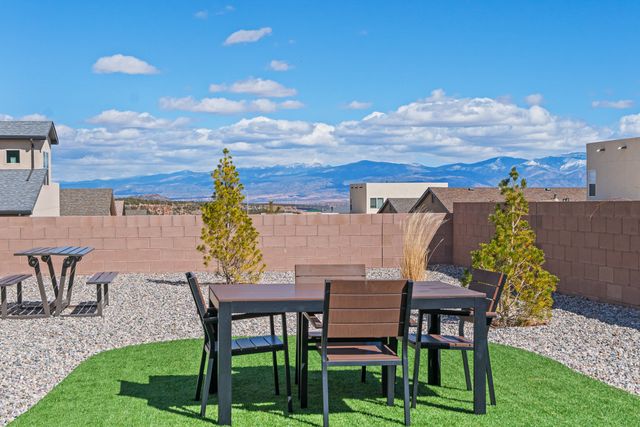 142 Mirador Boulevard, White Rock, NM 87547