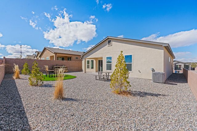 142 Mirador Boulevard, White Rock, NM 87547