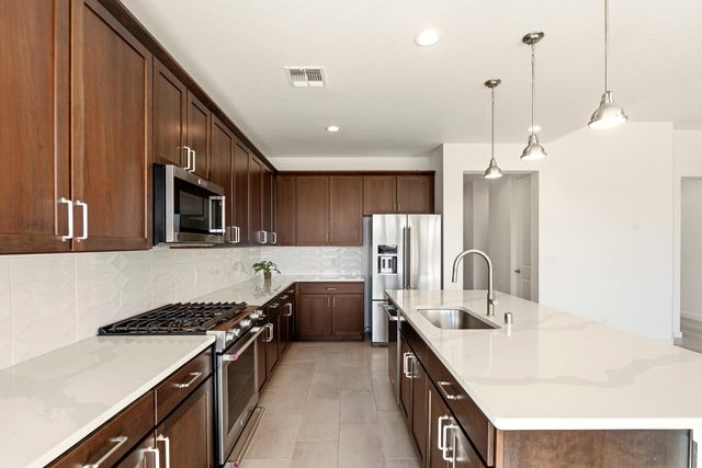 142 Mirador Boulevard, White Rock, NM 87547