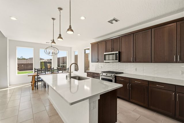 142 Mirador Boulevard, White Rock, NM 87547