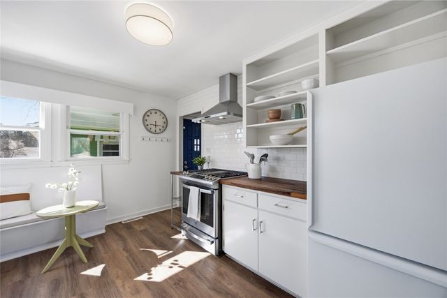 1521 E Court Street, Iowa City, IA 52245