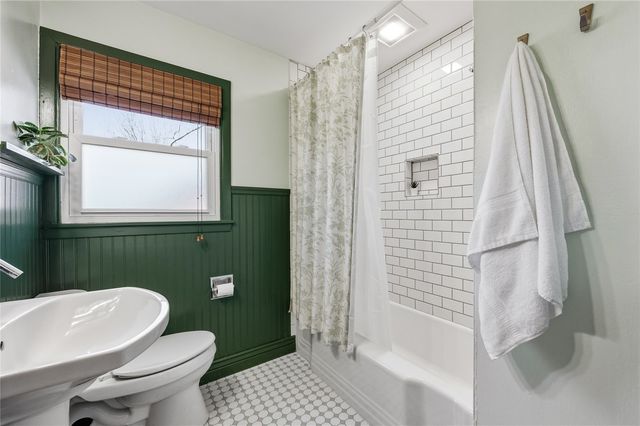 1521 E Court Street, Iowa City, IA 52245