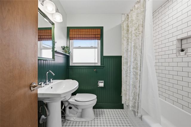 1521 E Court Street, Iowa City, IA 52245