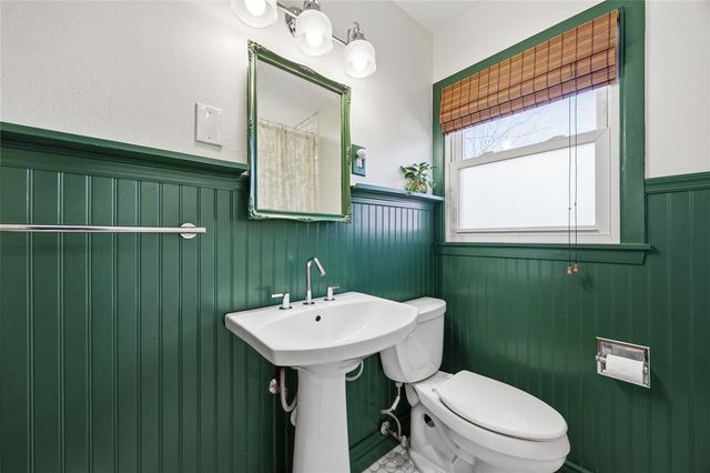 1521 E Court Street, Iowa City, IA 52245