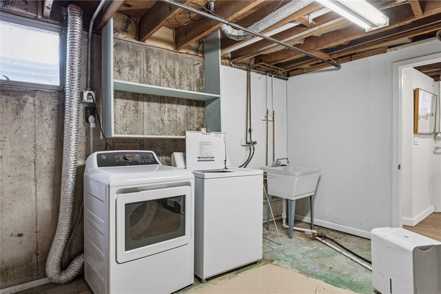 1521 E Court Street, Iowa City, IA 52245