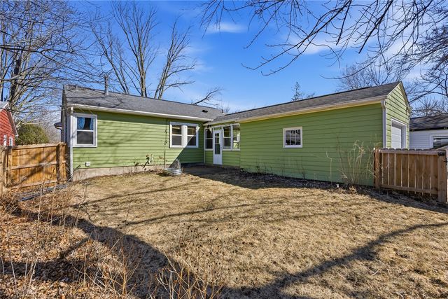 1521 E Court Street, Iowa City, IA 52245