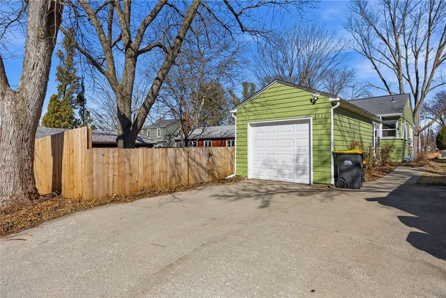 1521 E Court Street, Iowa City, IA 52245