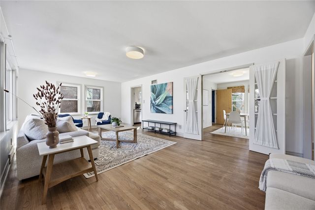 1521 E Court Street, Iowa City, IA 52245