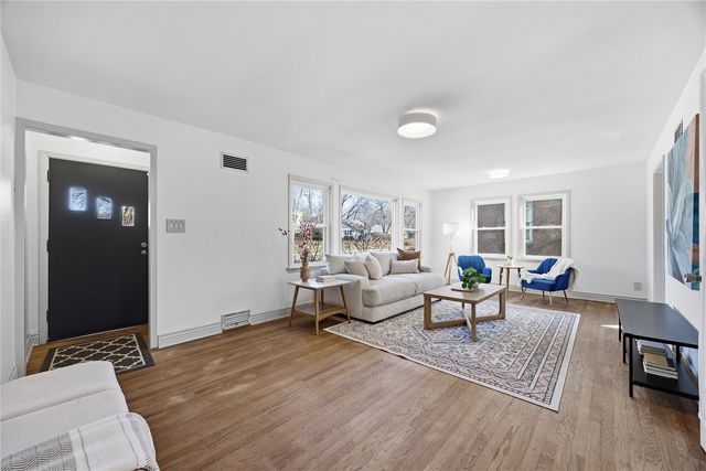 1521 E Court Street, Iowa City, IA 52245