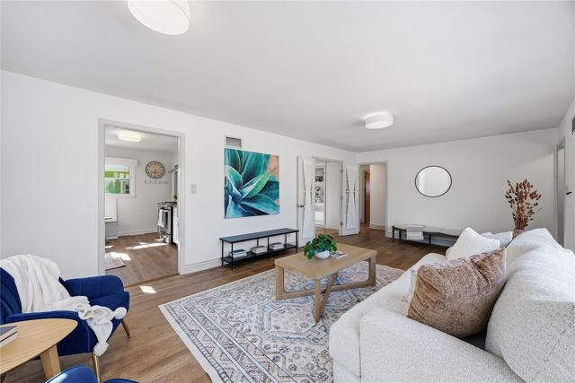 1521 E Court Street, Iowa City, IA 52245