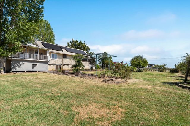 3270 Ayres Holmes Rd, Auburn, CA 95602