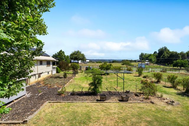 3270 Ayres Holmes Rd, Auburn, CA 95602