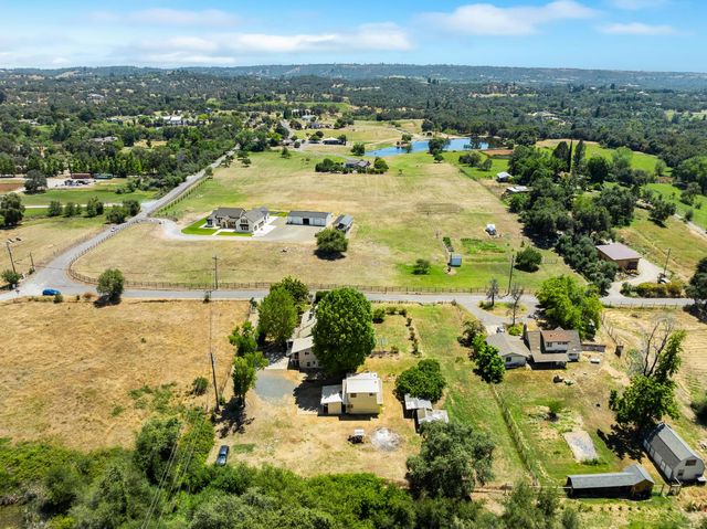3270 Ayres Holmes Rd, Auburn, CA 95602