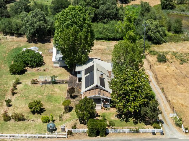 3270 Ayres Holmes Rd, Auburn, CA 95602