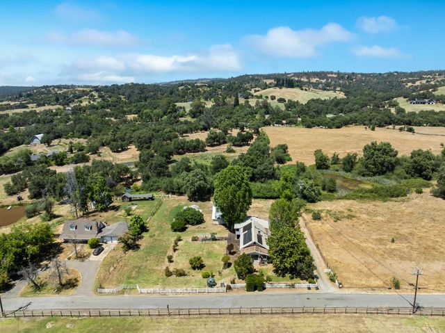 3270 Ayres Holmes Rd, Auburn, CA 95602