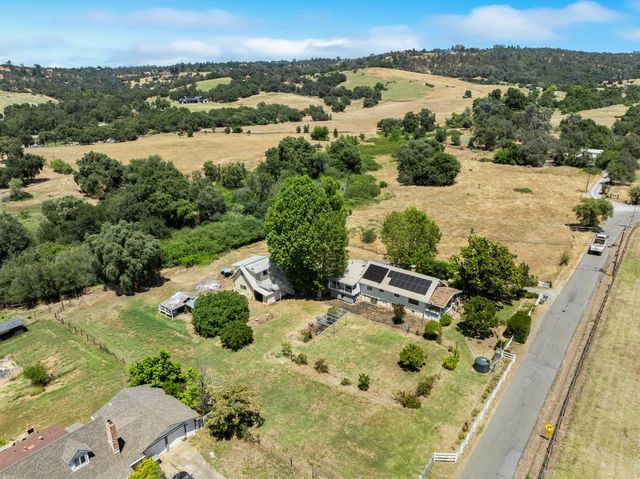 3270 Ayres Holmes Rd, Auburn, CA 95602