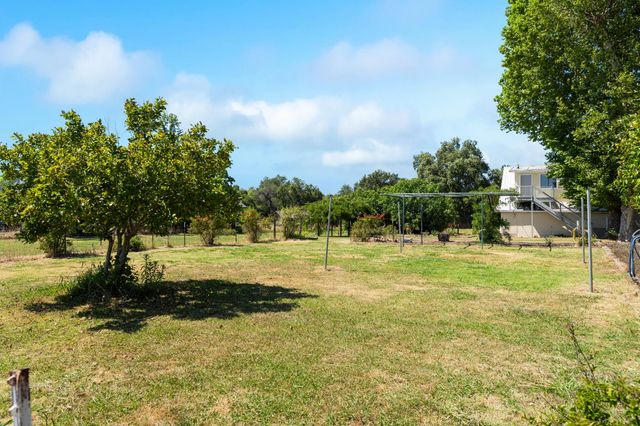 3270 Ayres Holmes Rd, Auburn, CA 95602
