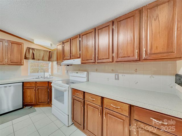 3215 Shadybark Trail, Catawba, SC 29704