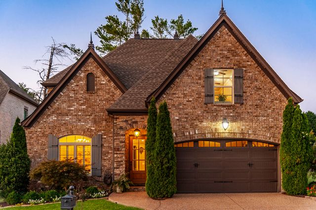 1027 Jarman Ln, Gallatin, TN 37066