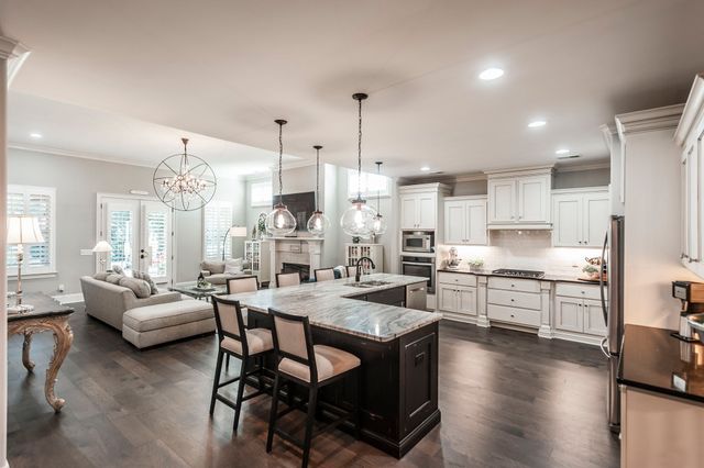 1027 Jarman Ln, Gallatin, TN 37066