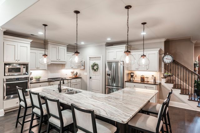 1027 Jarman Ln, Gallatin, TN 37066