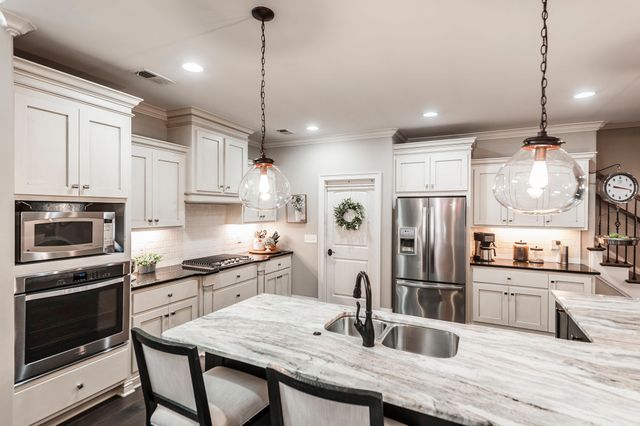1027 Jarman Ln, Gallatin, TN 37066