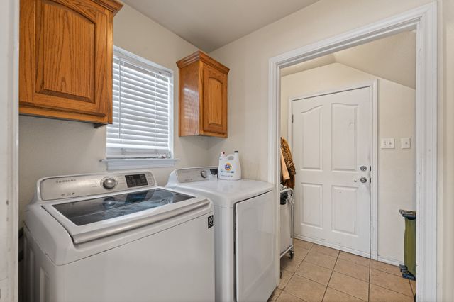 529 Mckittrick Court, Godley, TX 76044