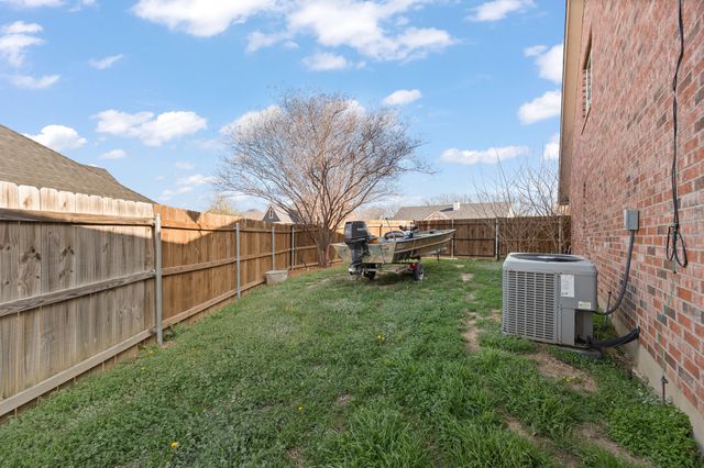 529 Mckittrick Court, Godley, TX 76044