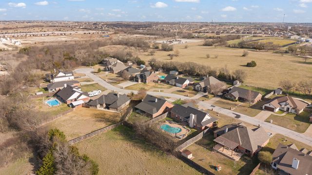 529 Mckittrick Court, Godley, TX 76044