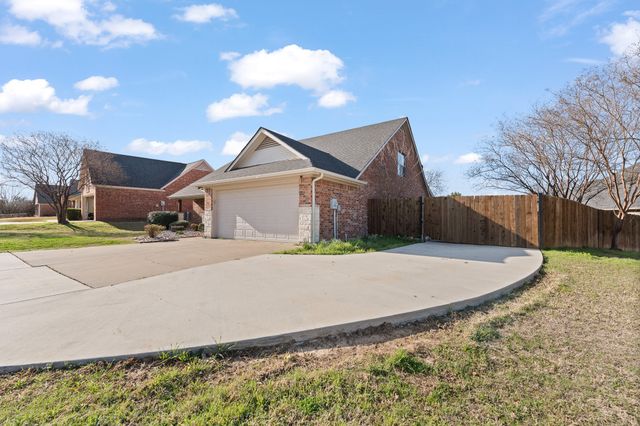 529 Mckittrick Court, Godley, TX 76044