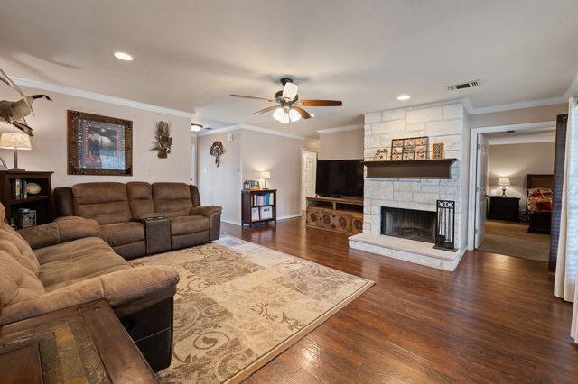 529 Mckittrick Court, Godley, TX 76044