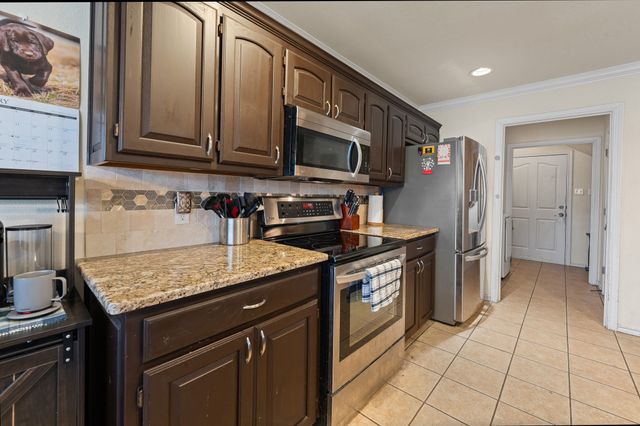 529 Mckittrick Court, Godley, TX 76044