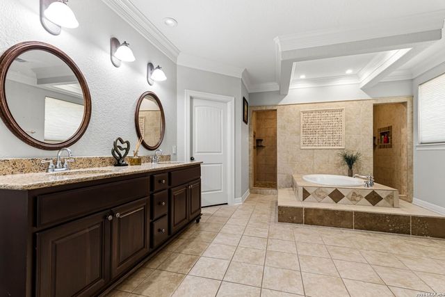 18902 SALADO CYN, San Antonio, TX 78258