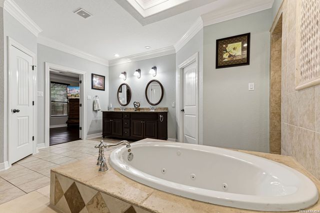 18902 SALADO CYN, San Antonio, TX 78258