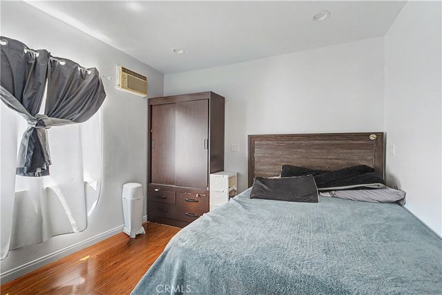 2016 W Manchester, Los Angeles, CA 90047