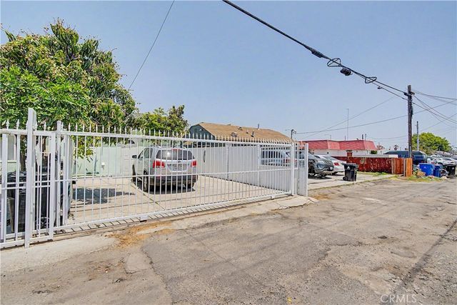 2016 W Manchester, Los Angeles, CA 90047