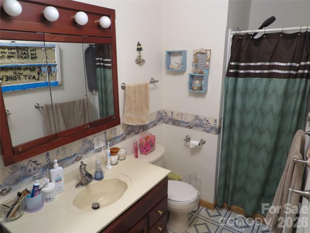 112 Glenn Oaks Drive, Lawndale, NC 28090