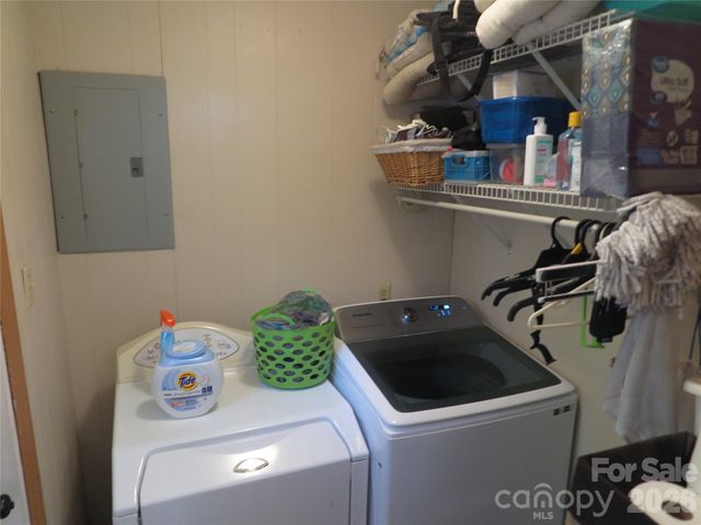 112 Glenn Oaks Drive, Lawndale, NC 28090