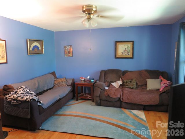 112 Glenn Oaks Drive, Lawndale, NC 28090