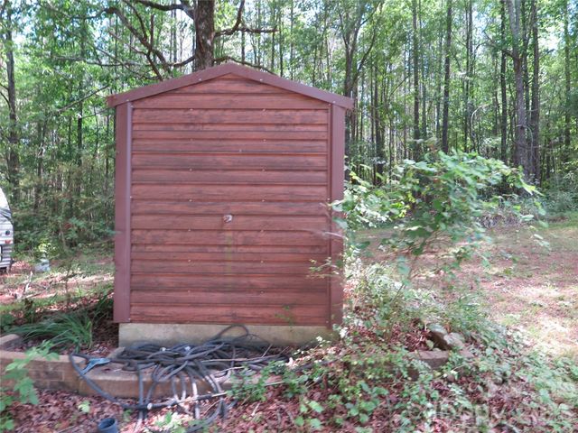 112 Glenn Oaks Drive, Lawndale, NC 28090