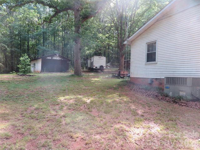 112 Glenn Oaks Drive, Lawndale, NC 28090