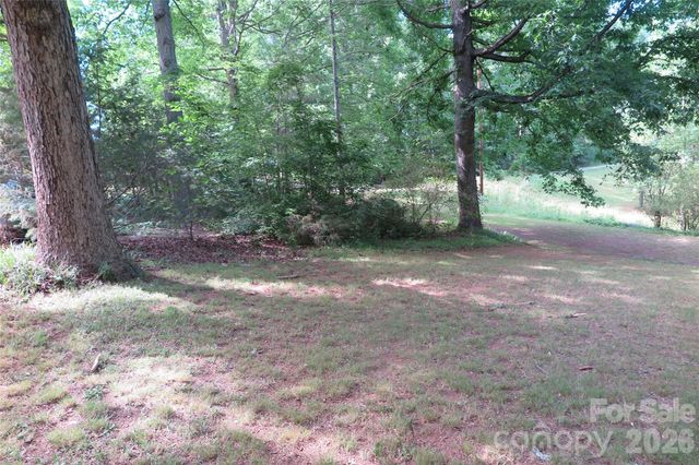 112 Glenn Oaks Drive, Lawndale, NC 28090