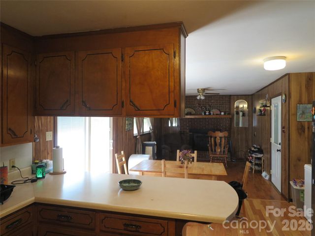 112 Glenn Oaks Drive, Lawndale, NC 28090
