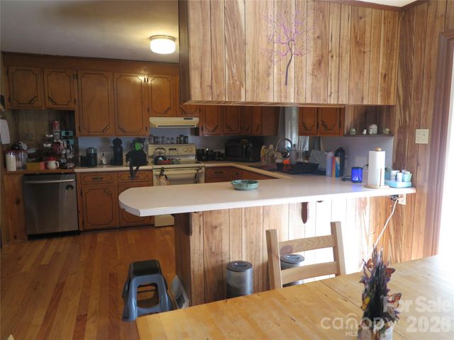 112 Glenn Oaks Drive, Lawndale, NC 28090