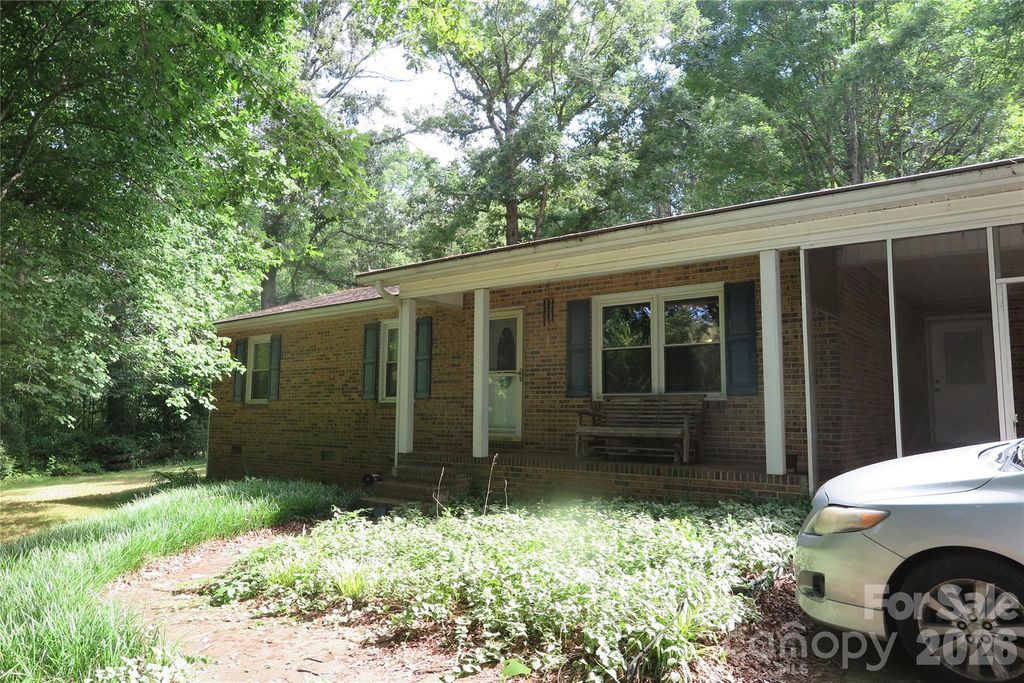 112 Glenn Oaks Drive, Lawndale, NC 28090