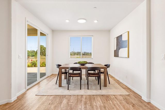 9471 Pasaje Pl, Elk Grove, CA 95624