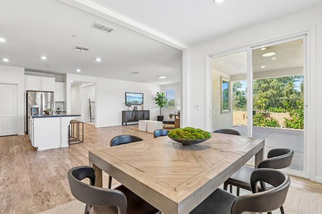 9471 Pasaje Pl, Elk Grove, CA 95624